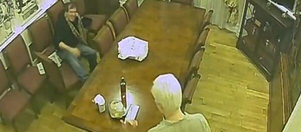 Spy footage of Randy Credico and Julian Assange in the Ecuadorian Embassy Spy footage of Randy Credico and Julian Assange in the Ecuadorian Embassy - Sputnik International