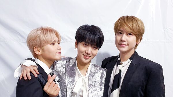 Super Junior's unit - Ryeowook, Yesung and Kyuhyun on backstage of a concert in Japan - Sputnik International
