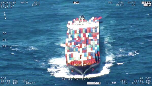 An APL England container ship is seen with some of the containers leaning outwards, after sailing throug rough seas, May 25, 2020 in this still image obtained from a social media video - Sputnik International