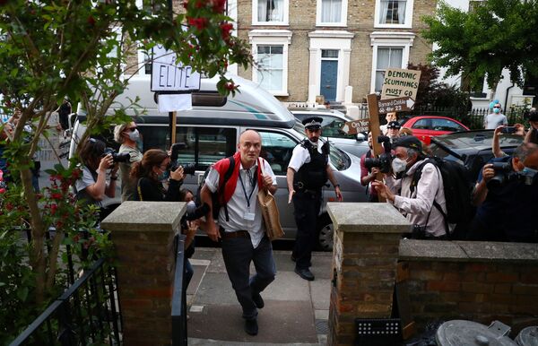 Did He Do it Again? Cummings is Spotted at Australian Rugby Match, But It's Just a Cardboard Cut-Out Did He Do it Again? Cummings is Spotted at Australian Rugby Match, But It's Just a Cardboard Cut-Out - Sputnik International