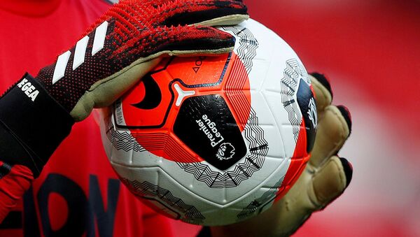 General view of a match ball held by Manchester United's David de Gea during the warm up before the match  - Sputnik International