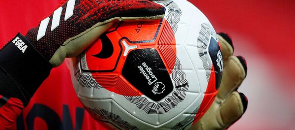 General view of a match ball held by Manchester United's David de Gea during the warm up before the match  - Sputnik International