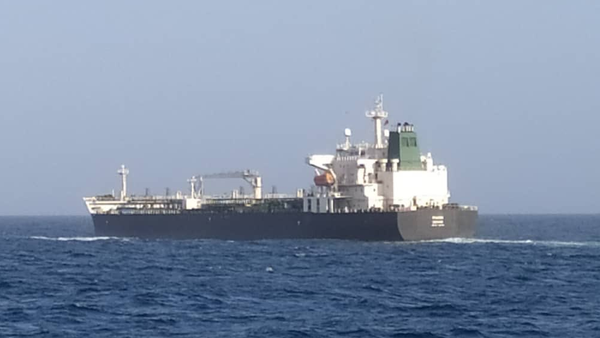 Iranian tanker Faxon is being escorted by Venezuelan Navy ships - Sputnik International
