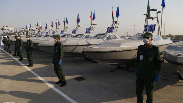 IRGC receives offensive fast boats at a ceremony in Bandar Abbas, May 28, 2020. - Sputnik International