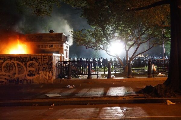 Sixth Night of George Floyd Riots: Unparalleled Unrest Boils Over Into Utter Destruction Across US Sixth Night of George Floyd Riots: Unparalleled Unrest Boils Over Into Utter Destruction Across US - Sputnik International