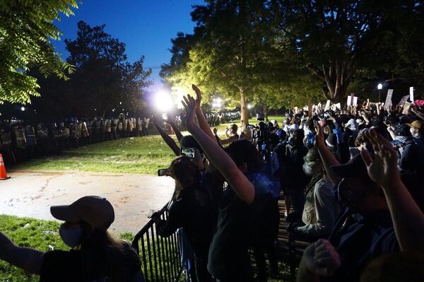 Sixth Night of George Floyd Riots: Unparalleled Unrest Boils Over Into Utter Destruction Across US Sixth Night of George Floyd Riots: Unparalleled Unrest Boils Over Into Utter Destruction Across US - Sputnik International