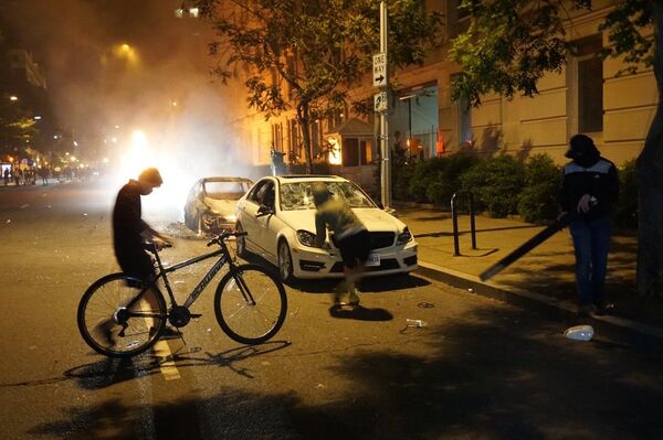 Sixth Night of George Floyd Riots: Unparalleled Unrest Boils Over Into Utter Destruction Across US Sixth Night of George Floyd Riots: Unparalleled Unrest Boils Over Into Utter Destruction Across US - Sputnik International