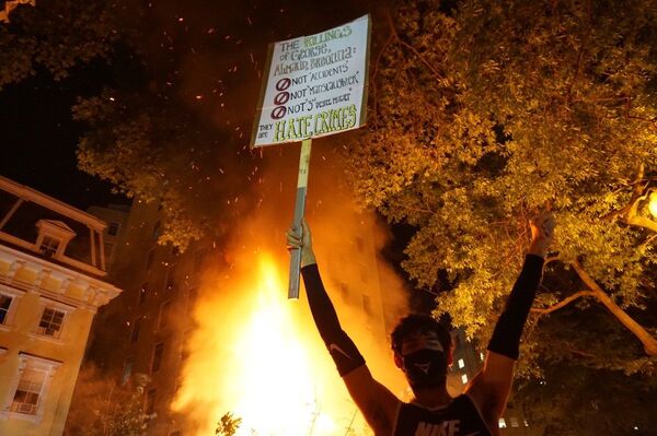Sixth Night of George Floyd Riots: Unparalleled Unrest Boils Over Into Utter Destruction Across US Sixth Night of George Floyd Riots: Unparalleled Unrest Boils Over Into Utter Destruction Across US - Sputnik International
