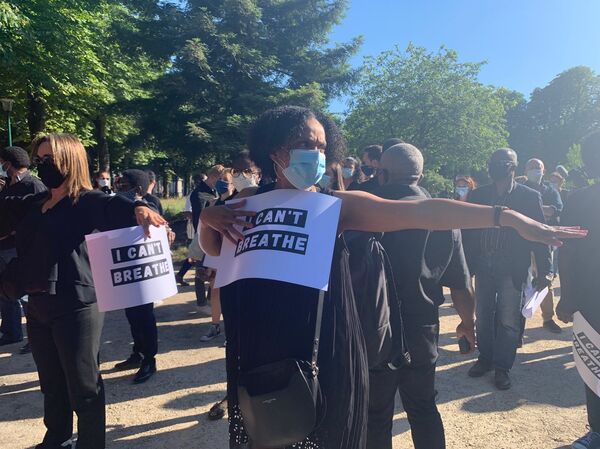 People Protest Outside US Embassy in Paris Over George Floyd’s Death - Video, Photo People Protest Outside US Embassy in Paris Over George Floyd’s Death - Video, Photo - Sputnik International