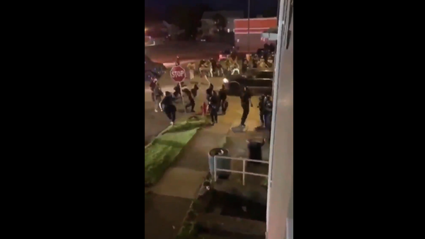 Screenshot of the video of SUV plowing into the group of police officers in New York George Floyd protests - Sputnik International