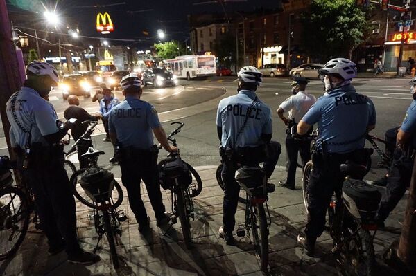 Philadelphia Self-Defence Squad Under Fire for 'Scaring' Protesters Philadelphia Self-Defence Squad Under Fire for 'Scaring' Protesters - Sputnik International
