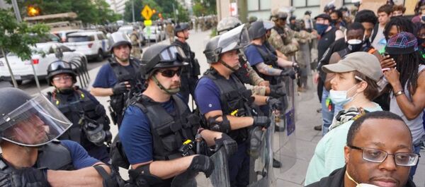 Protests against police brutality in Washington DC on 3 June 2020 - Sputnik International