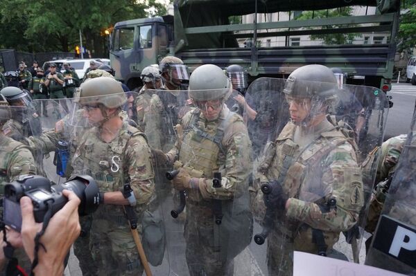 DC National Guardsmen Test Positive for COVID-19 After Largely Forgoing Face Masks During Protests DC National Guardsmen Test Positive for COVID-19 After Largely Forgoing Face Masks During Protests - Sputnik International