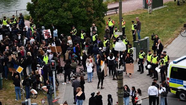 They rallied to the Malmö police headquarters - Sputnik International