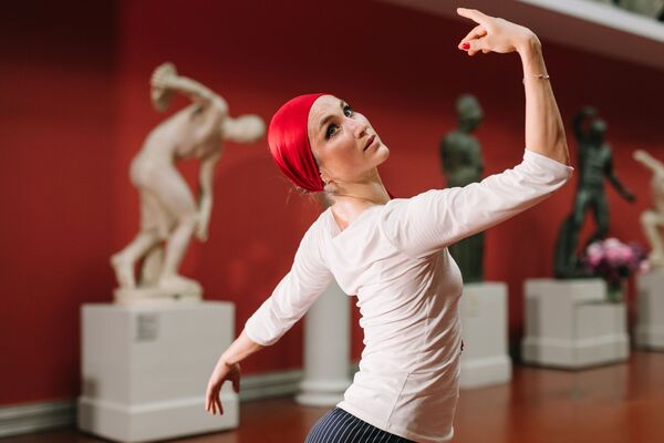 Bolshoi Theatre principal dancer, Ekaterina Shipulina, performs during an online concert as part of the 20th Cherry Forest festival at the Pushkin Museum of Fine Arts in Moscow, 30 May 2020 - Sputnik International
