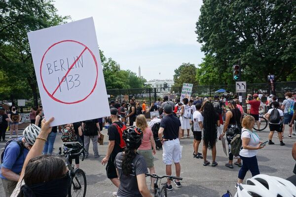 ‘He Mattered’: Thousands Demand Justice in Biggest Day of US Protests - Video, Photos ‘He Mattered’: Thousands Demand Justice in Biggest Day of US Protests - Video, Photos - Sputnik International