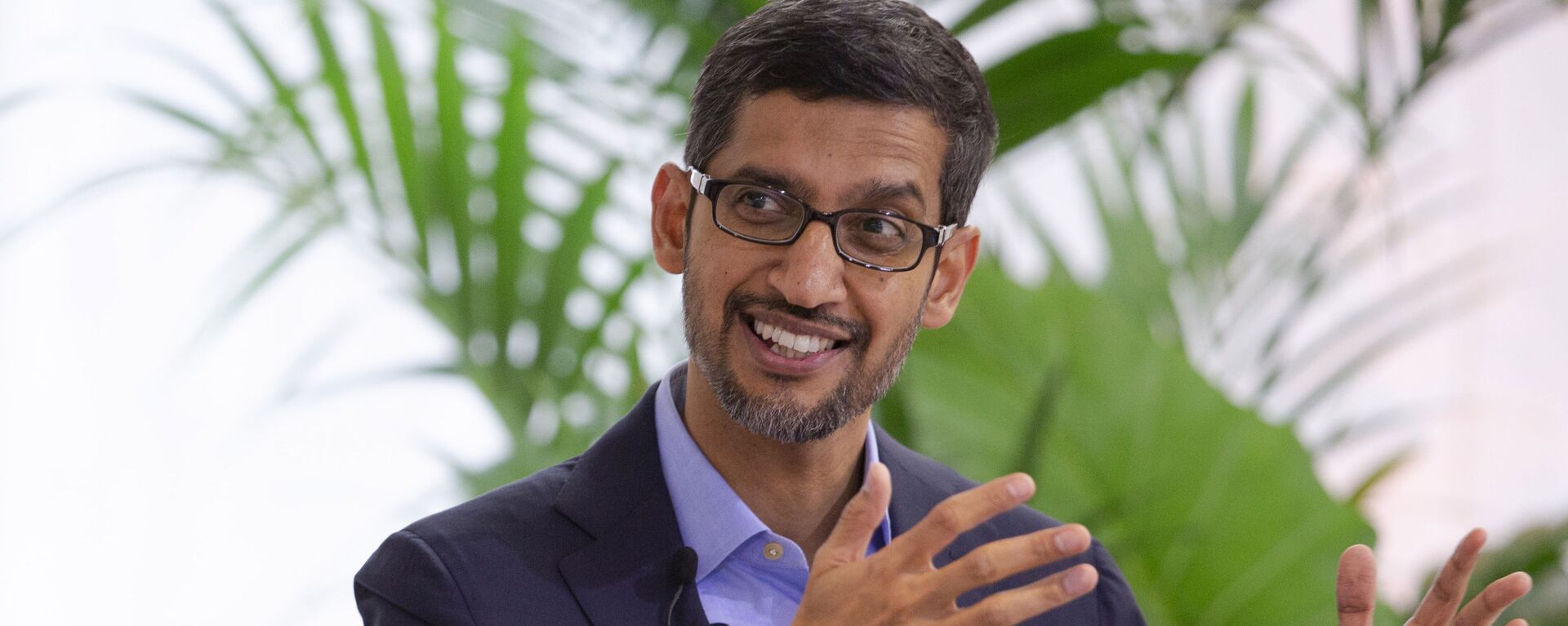 Google's chief executive Sundar Pichai addresses the audience during an event on artificial intelligence at the Square in Brussels, Monday, Jan. 20, 2020 - Sputnik International, 1920, 11.12.2020