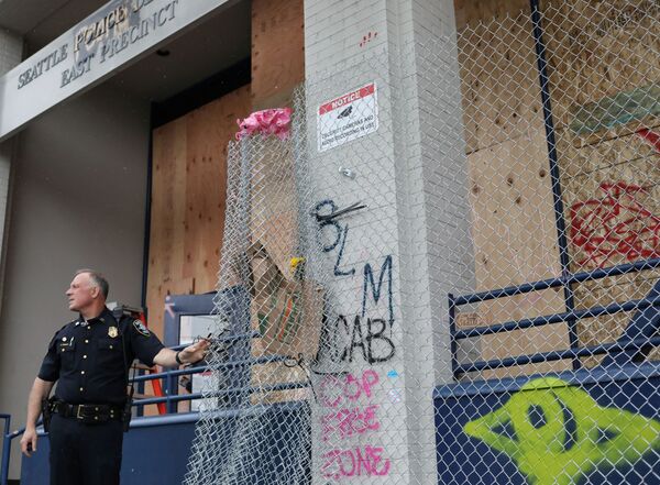 Trump Urges More ‘Toughness’, Pledges US Won’t Let Seattle Be ‘Occupied by Anarchists’ Trump Urges More ‘Toughness’, Pledges US Won’t Let Seattle Be ‘Occupied by Anarchists’ - Sputnik International