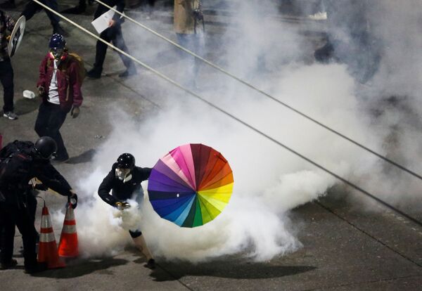 ‘It’s Not for a Single Cop, It’s for All of It’: Chappelle Drops Special Dedicated to Floyd Protests - Sputnik International