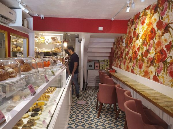 What’s Closing Down Favorite Restaurants in Delhi? Sluggish Economy, Lockdown or Unviable Guidelines What’s Closing Down Favorite Restaurants in Delhi? Sluggish Economy, Lockdown or Unviable Guidelines - Sputnik International