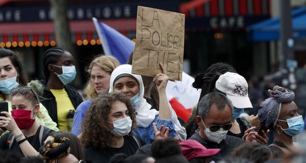 Undercover French Reporter who Infiltrated Police Ranks Exposes ‘Culture of Racism and Violence’  - Sputnik International