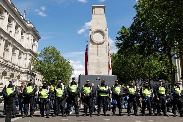 UK MPs Mull Jail Sentences of Up to Ten Years for Defacing Monuments as Protests Turn Violent UK MPs Mull Jail Sentences of Up to Ten Years for Defacing Monuments as Protests Turn Violent - Sputnik International