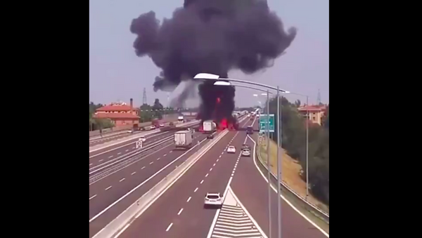 Oil tank truck explosion in China, 13 June 2020 - Sputnik International