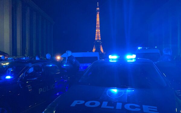 French police officers protest against government's statements on police on Place du Trocadero on 14 June 2020 - Sputnik International