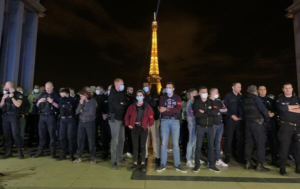 French police officers protest against government's statements on police on Place du Trocadero on 14 June 2020 - Sputnik International