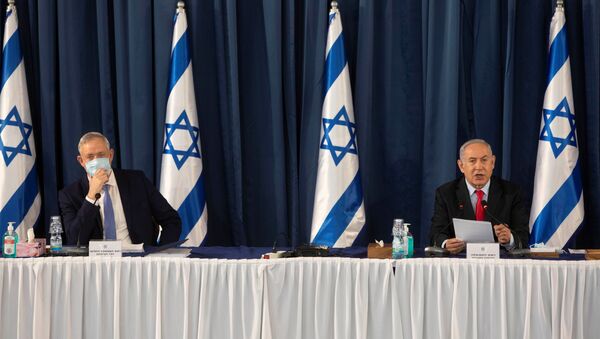 Israeli Prime Minister Benjamin Netanyahu and Israeli Defense Minister Benny Gantz attend the weekly cabinet meeting at the Ministry of Foreign Affairs in Jerusalem, June 14, 2020 - Sputnik International