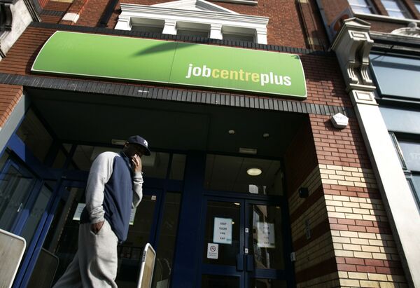 Jobs Market Faces ‘Bloodbath’ as Coronavirus-Pummeled UK Economy Flounders - Sputnik International