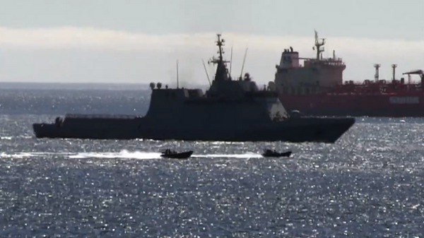 A screenshot of Royal Navy speedboats escorting the Spanish warship Rayo P-42 after it entered British Gibraltar Territorial Waters during a Royal Navy training exercise, 18.06.2020. - Sputnik International