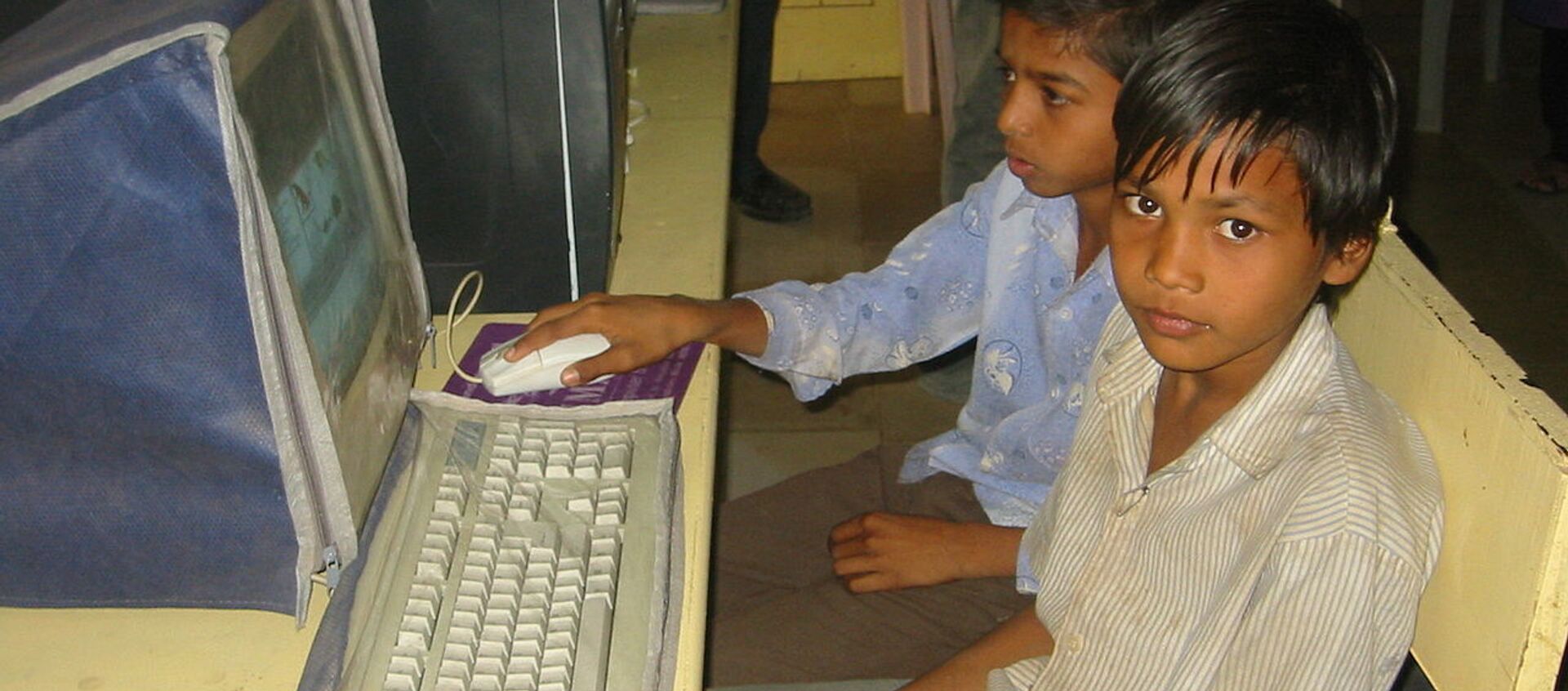 Computer education boys Gujarat - Sputnik International, 1920, 22.06.2020