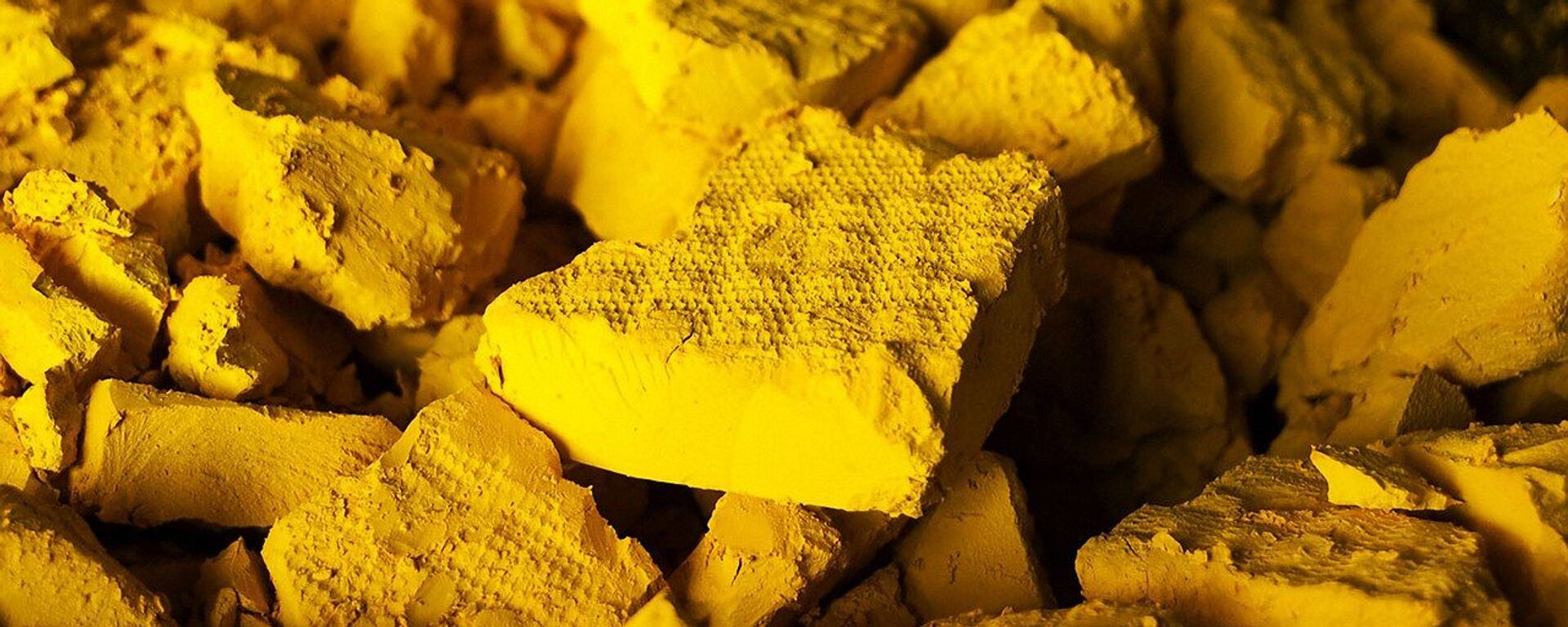 A photo of yellow cake uranium, a solid form of uranium oxide produced from uranium ore - Sputnik International, 1920, 21.06.2024