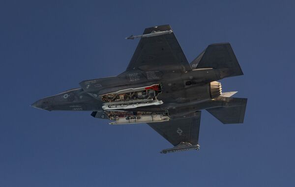 Video: US Tests F-35’s Ability to Carry Out Supersonic Nuclear Strikes Over Nevada Desert Video: US Tests F-35’s Ability to Carry Out Supersonic Nuclear Strikes Over Nevada Desert - Sputnik International