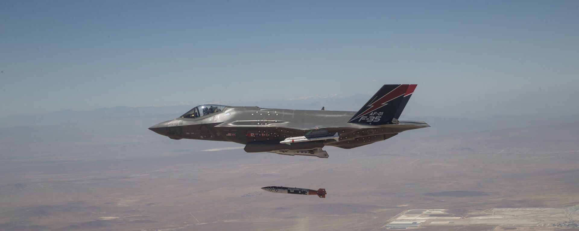 An F-35A releases ordnance during a dual capable aircraft (DCA) test flight in the skies above Edwards Air Force Base, California, on June 27, 2019. - Sputnik International, 1920, 06.03.2026