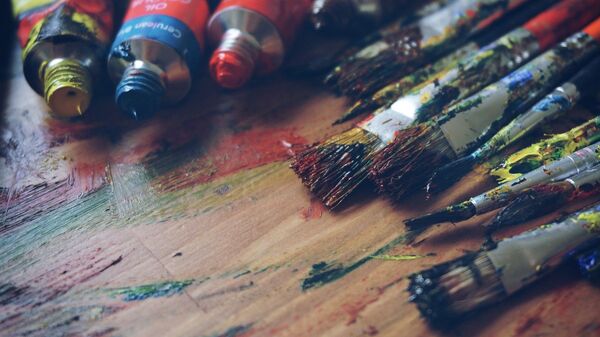 Paint brushes and tubes. File photo. - Sputnik International