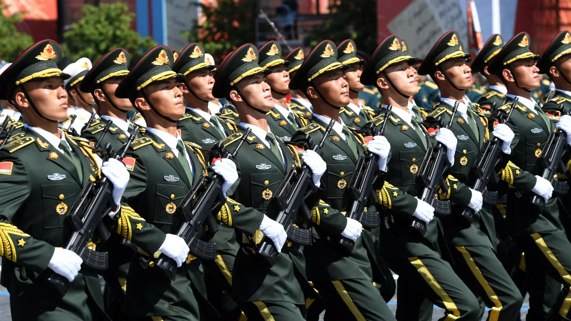 Chinese People's Liberation Army marches through Red Square during a military parade to mark the 75th anniversary of Victory in the Great Patriotic War of 1941-1945 Chinese People's Liberation Army marches through Red Square during a military parade to mark the 75th anniversary of Victory in the Great Patriotic War of 1941-1945 - Sputnik International, 1920, 17.07.2024