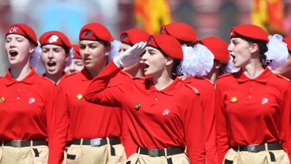 Young Army Cadets take part in a military parade to mark the 75th anniversary of Victory in the Great Patriotic War of 1941-1945 in Red Square in Moscow. - Sputnik International