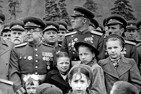 The first victory parade on Red Square on 24 June 1945. - Sputnik International