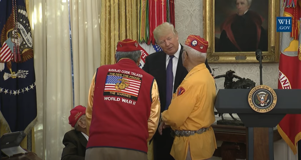 Trump Signs Executive Order to Protect US Monuments Amid Ongoing Push to Topple Statues Trump Signs Executive Order to Protect US Monuments Amid Ongoing Push to Topple Statues - Sputnik International