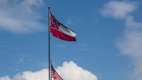 Mississippi and American Flags - Sputnik International