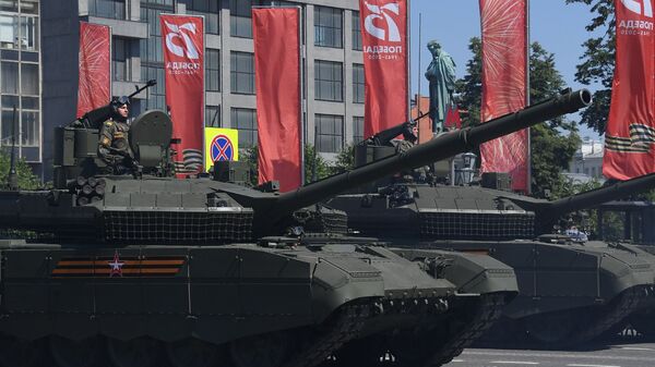 T-90M Proryv ('Breakthrough') tanks at the June 24, 2020 parade in Moscow. - Sputnik International