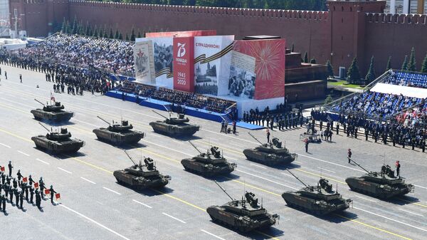 T-14 Armata and T-90M tanks during the June 24, 2020 parade dedicated to Victory in the Great Patriotic War of 1941-1945 on Red Square. - Sputnik International