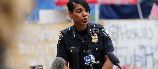 Seattle Police Chief Carmen Best holds a news conference inside the CHOP (Capitol Hill Organized Protest) area in front of the Seattle Police Department - East Precinct, hours after a fatal shooting as people occupy space in the aftermath of the death in Minneapolis police custody of George Floyd, in Seattle, Washington, U.S. June 29, 2020. - Sputnik International