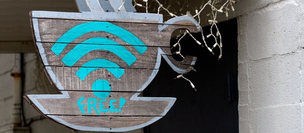 Free WiFi sign at a cafe - Sputnik International
