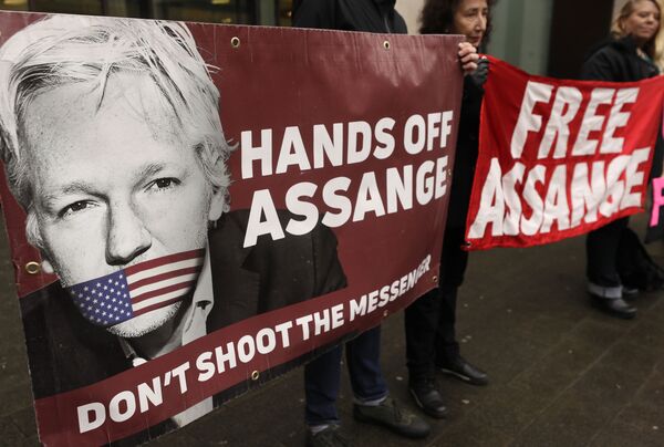 John Shipton: 'Don't Underestimate the Consequence of the Bravery of My Son Julian Assange' John Shipton: 'Don't Underestimate the Consequence of the Bravery of My Son Julian Assange' - Sputnik International