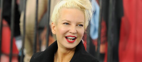 In this Dec. 7, 2014 file photo, singer Sia Furler attends the world premiere of Annie at the Ziegfeld Theatre in New York. In this Dec. 7, 2014 file photo, singer Sia Furler attends the world premiere of Annie at the Ziegfeld Theatre in New York. - Sputnik International