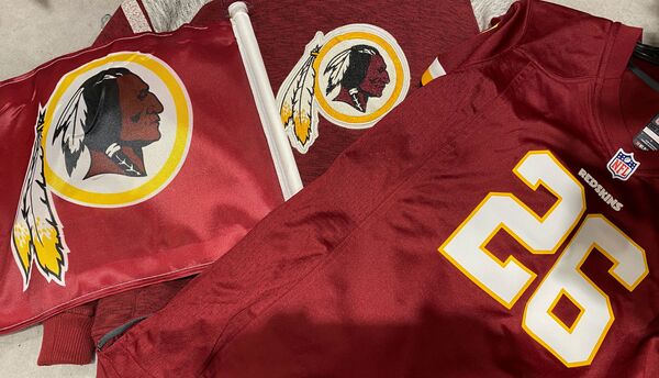 NFL's Washington Team Announces Retirement of Redskins Name and Logo - Sputnik International