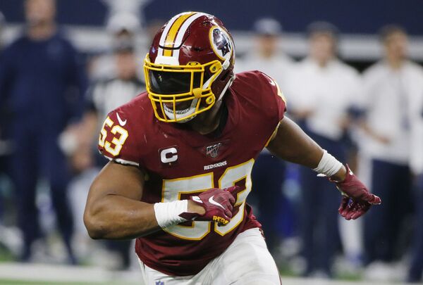 Netizens Cringe as CNN Uses Seemingly ‘Doctored’ Photo of Biden and Son with 'Redskins' Logo Ditched Netizens Cringe as CNN Uses Seemingly ‘Doctored’ Photo of Biden and Son with 'Redskins' Logo Ditched - Sputnik International